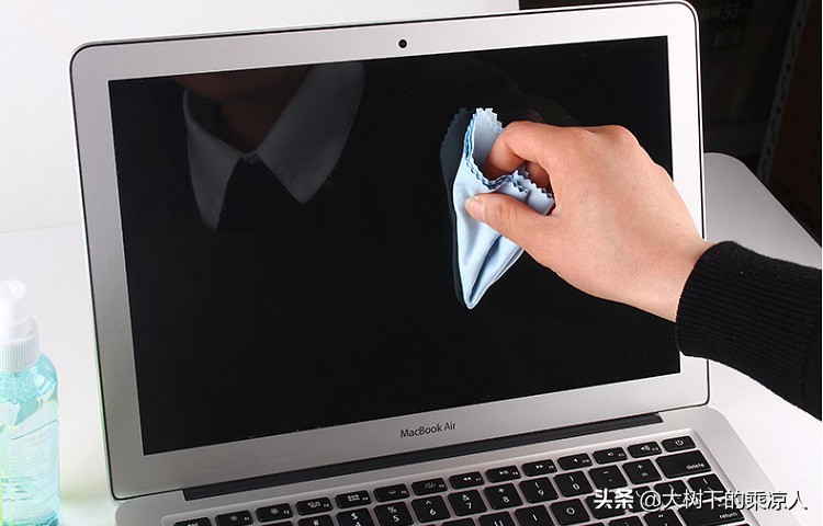 电脑显示屏脏了怎么清洁,笔记本电脑显示器清洁