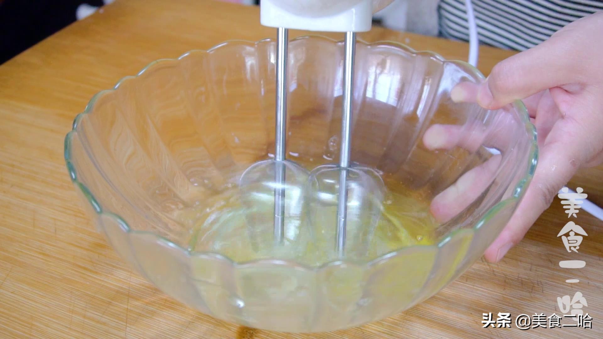 电饭煲蛋糕如何做蓬松不塌,电饭煲蛋糕胚不塌陷不回缩的做法