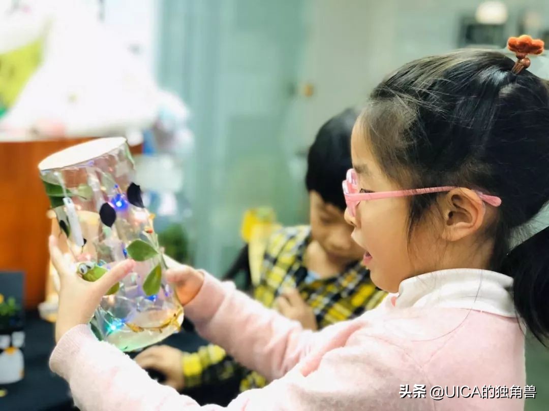 希望每一个孩子眼里都有光的成长,孩子在长大自己在成长