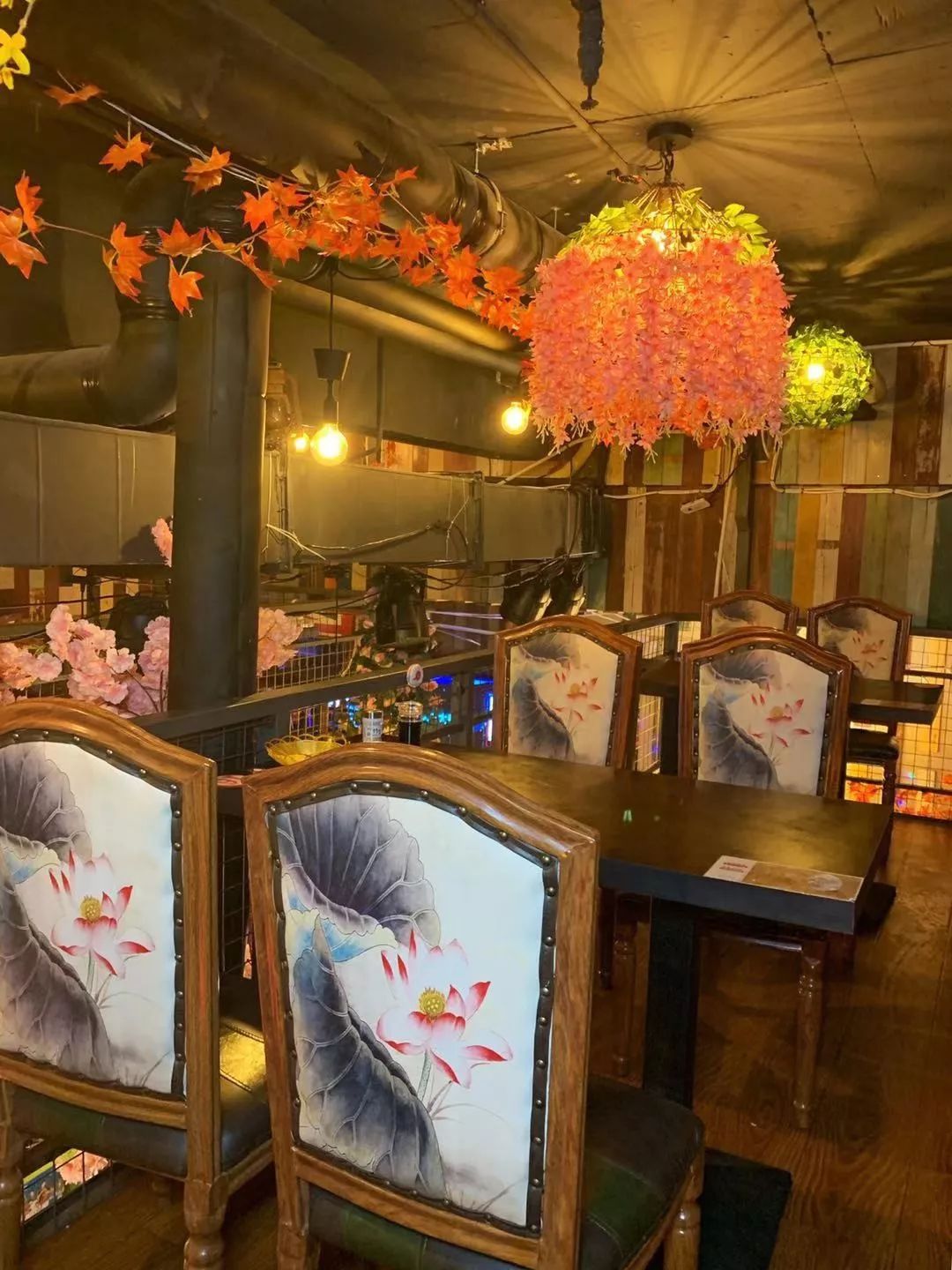 长春这家音乐串吧大块肉按斤称,崂山一元一瓶,青岛喝一箱送一箱