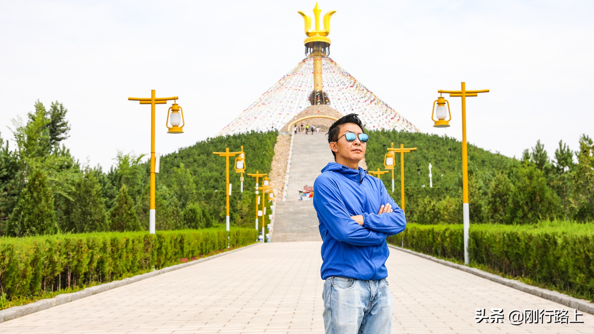 鄂尔多斯的伊克昭敖包，被誉为中国第一敖包，免费开放