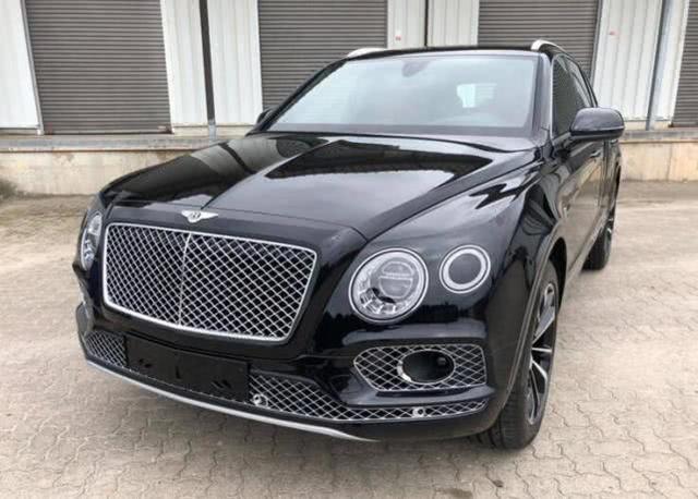 宾利新款添越到店,宾利添越2021款4.0tv8试驾