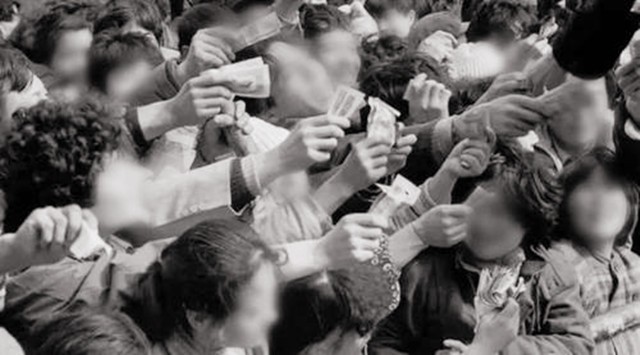 90年代抓奖风潮,2元摸奖抽摩托桑塔纳