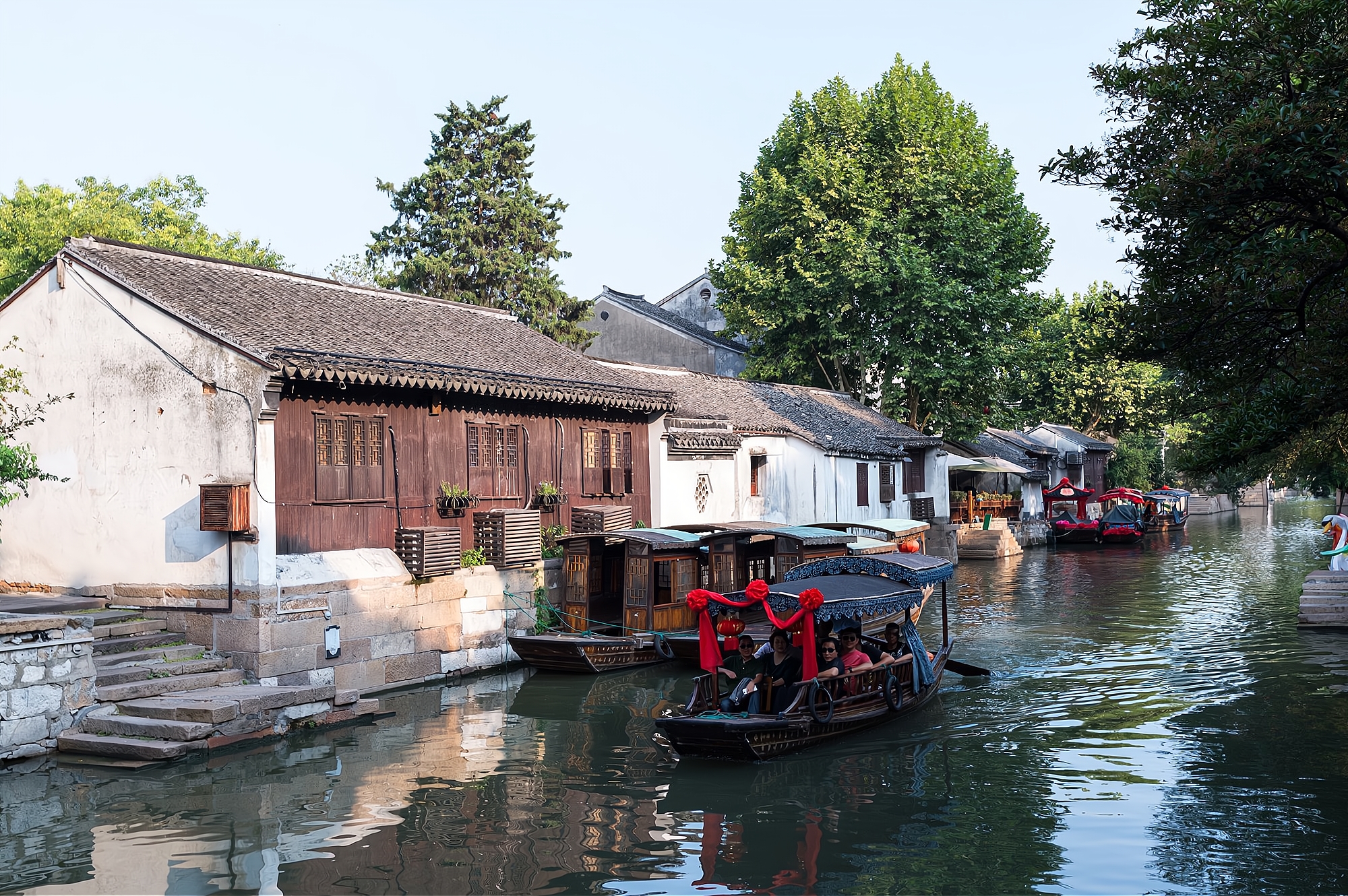 浙江南浔是一座历史悠久的古镇,古镇南浔江南水乡