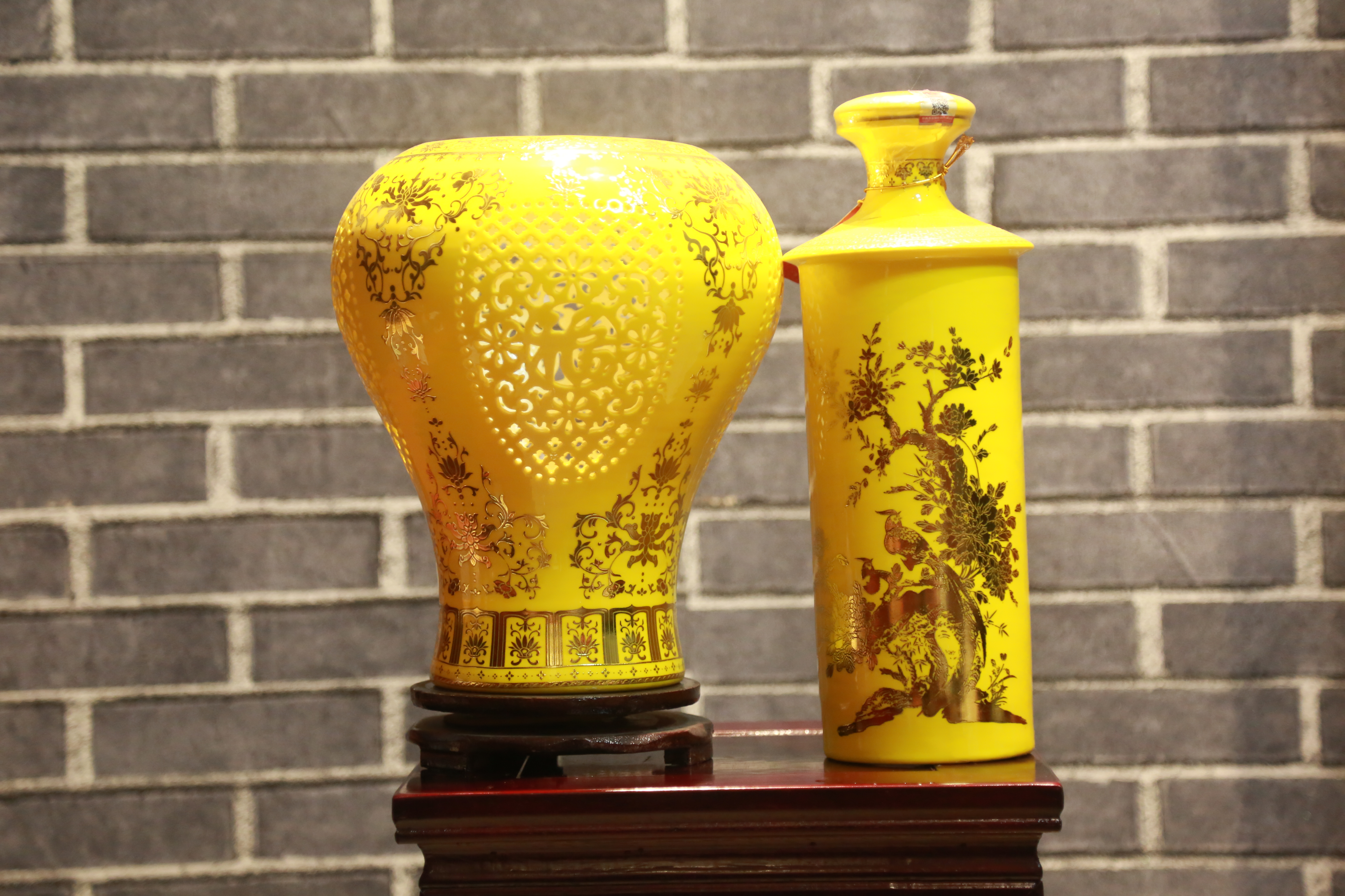 千册案卷诗煮酒，书简笔艳叹城垣——90后和他的佛系酒庄