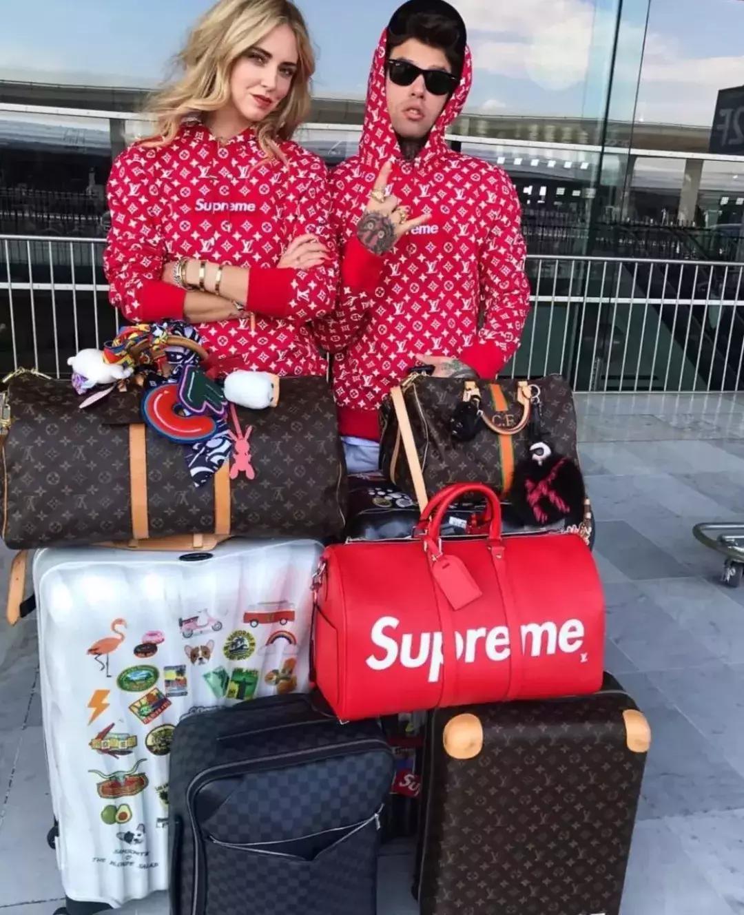 穿着大logo装潮人说的就是你吧！