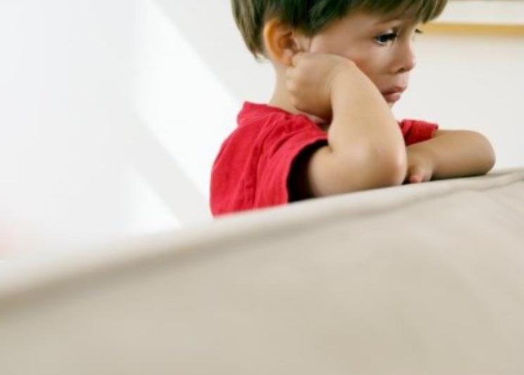 8岁小女孩胃疼怎么办,8岁女儿半夜突然肚子疼