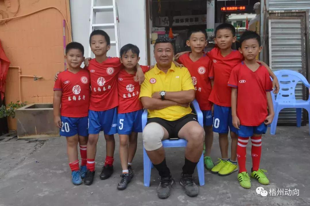 足球训练营公益,足球带给孩子们更多的快乐和成长