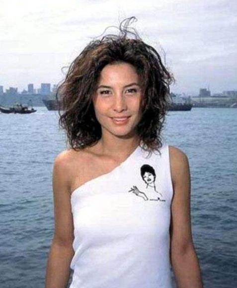 何超仪年轻的时期,何超仪为什么受赌王宠爱