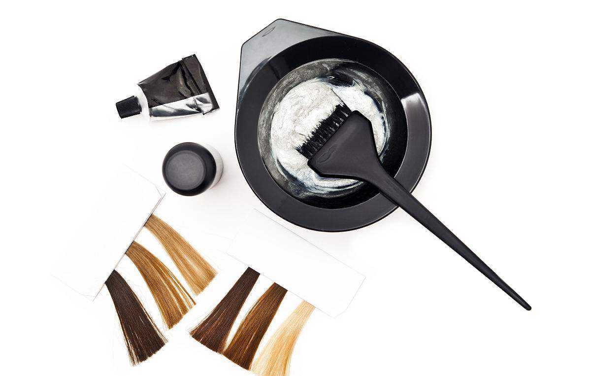 自己染发和理发店染的哪个伤头发,自己染发和去外面染有什么区别