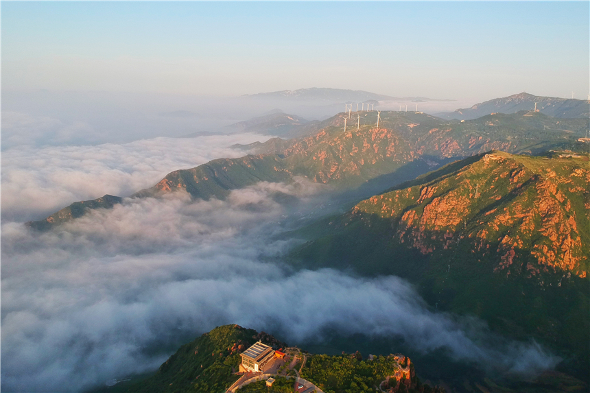 初夏河南,找寻童心,邂逅伏羲山的斜阳,一颗心萌化在云上牧场