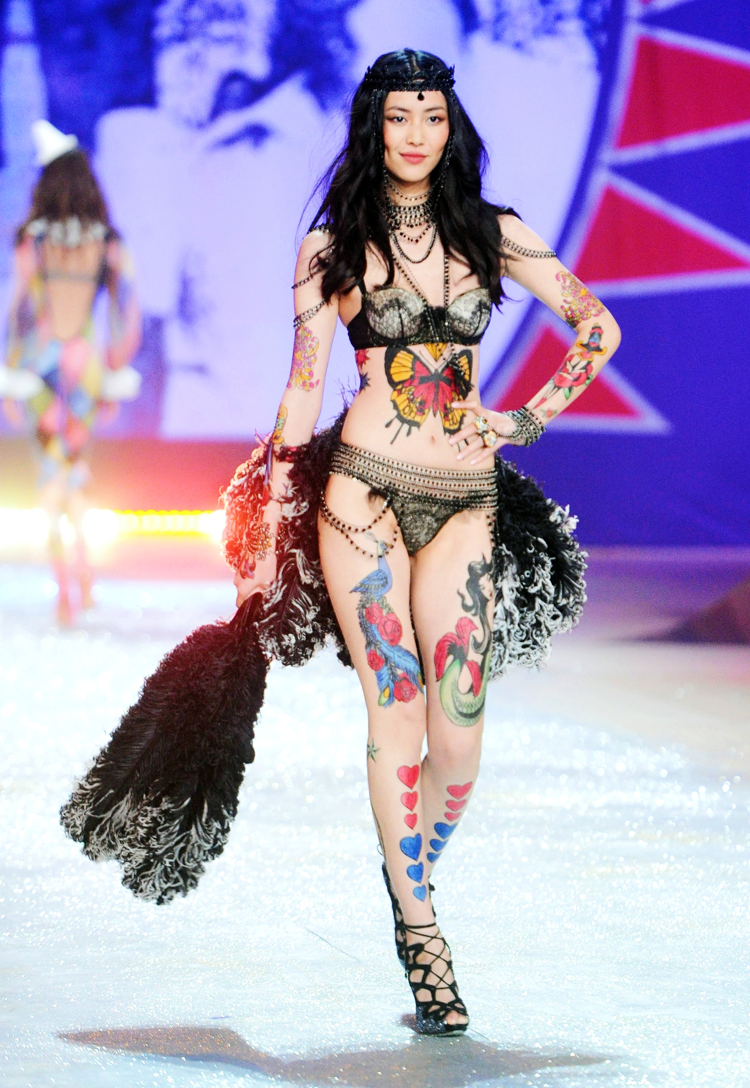 维密超模2017最贵内衣,维密超模200万美元内衣