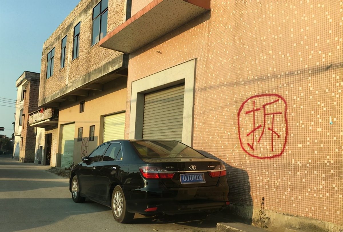 过年回老家开什么车原声,过年开豪车回农村第一视角