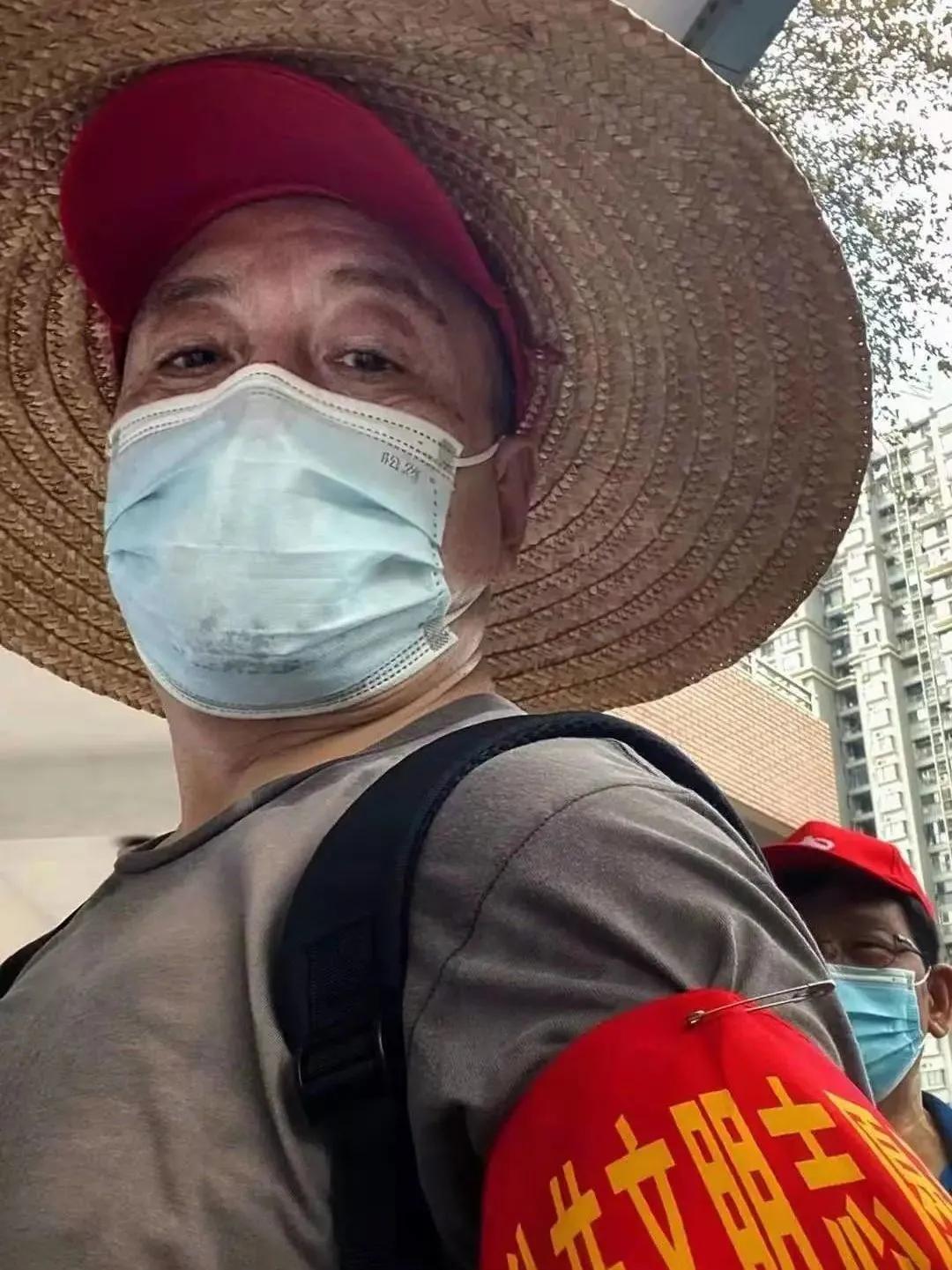 烈日炎炎,他们是东龙社区最美“小红帽”