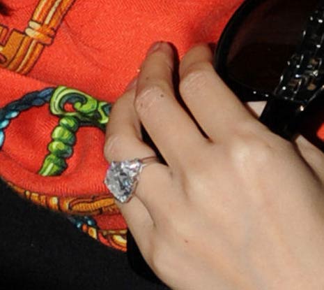 郭碧婷晒钻戒,郭碧婷最好的钻戒