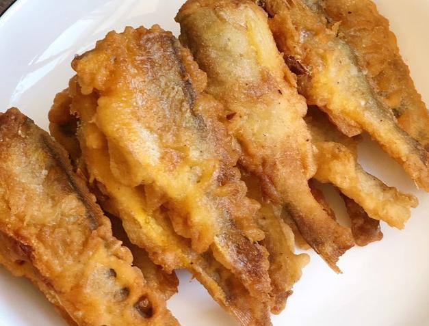 油炸鱼怎样把鱼刺炸酥,脆皮鱼怎样才能把鱼刺炸酥