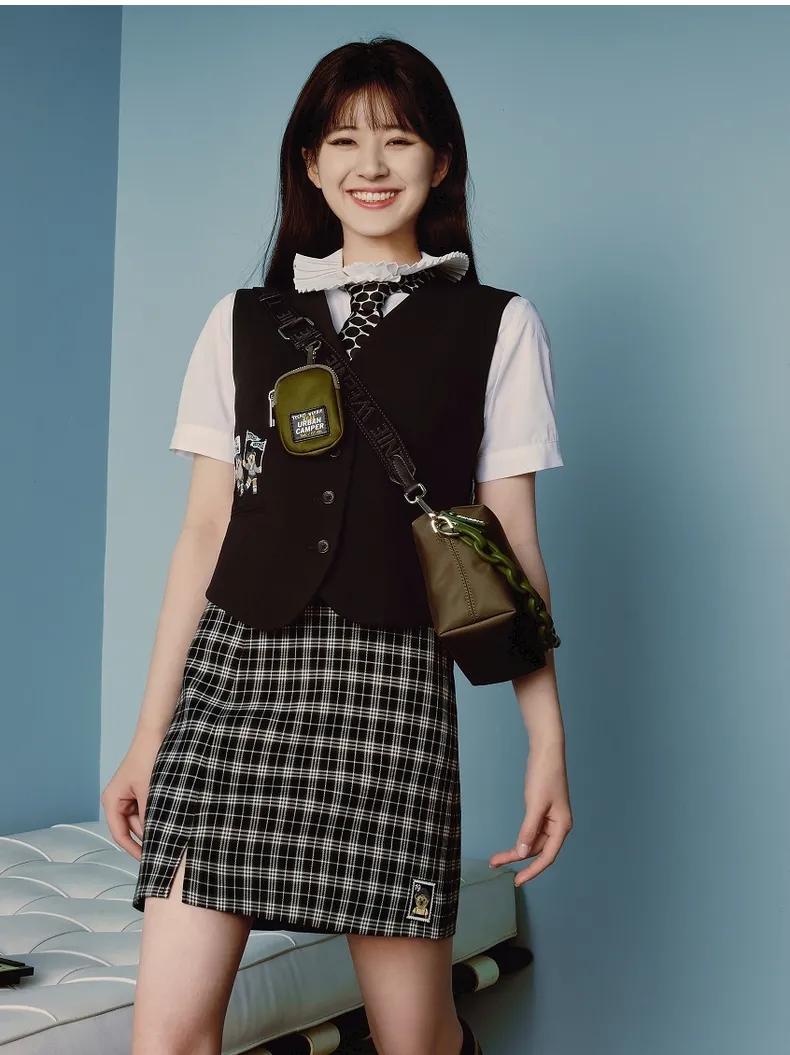 超减龄穿搭法则被杨超越狠狠拿捏,杨超越水手服穿搭