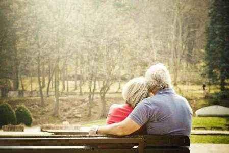 相濡以沫是怎样解读的,相濡以沫和相忘于江湖的故事