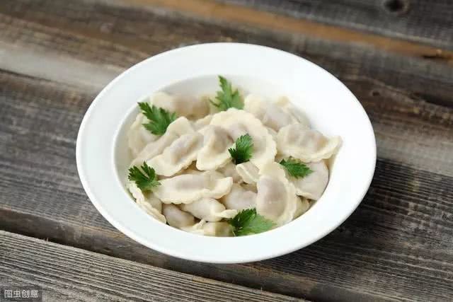 10个月宝宝吃辅食不专心怎么办,10个月宝宝吃辅食少怎么办