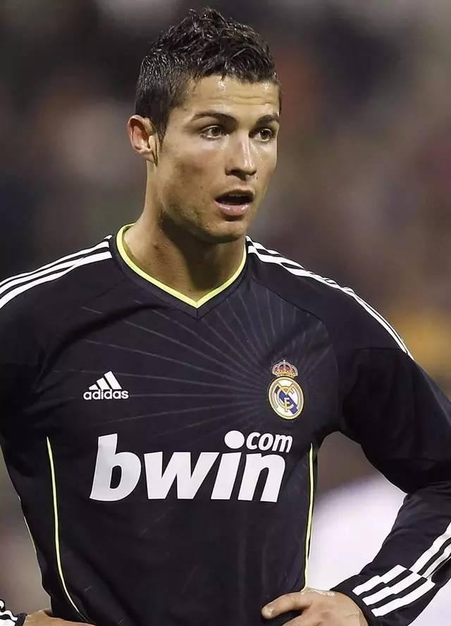 如何理解足球防守的三个阶段,足球五人制战术简单