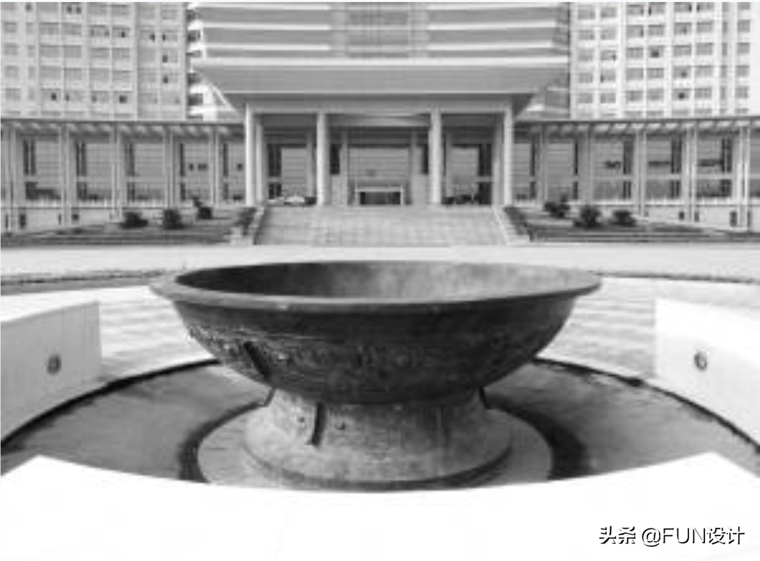 青铜夔纹蟠龙盘在哪,商代青铜夔纹蟠龙盘