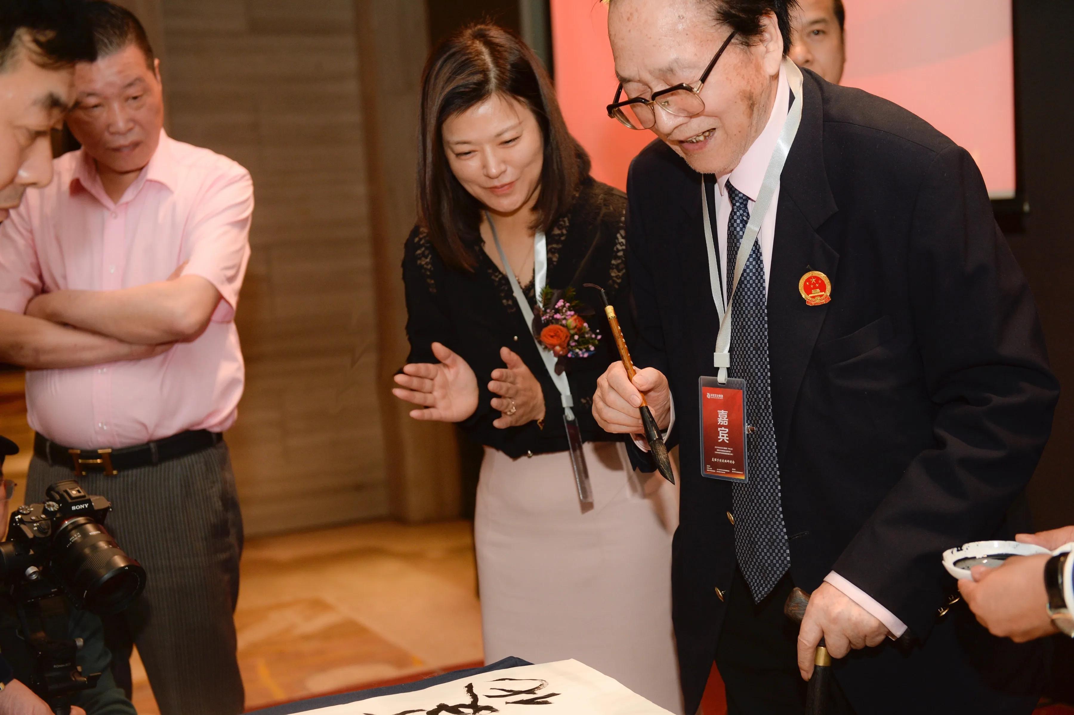 鍗庢磱缇庝附涔℃潙瑙ｅ喅鏂规,娴欐睙鍗庢磱鏂囧寲闆嗗洟鏈夐檺鍏徃