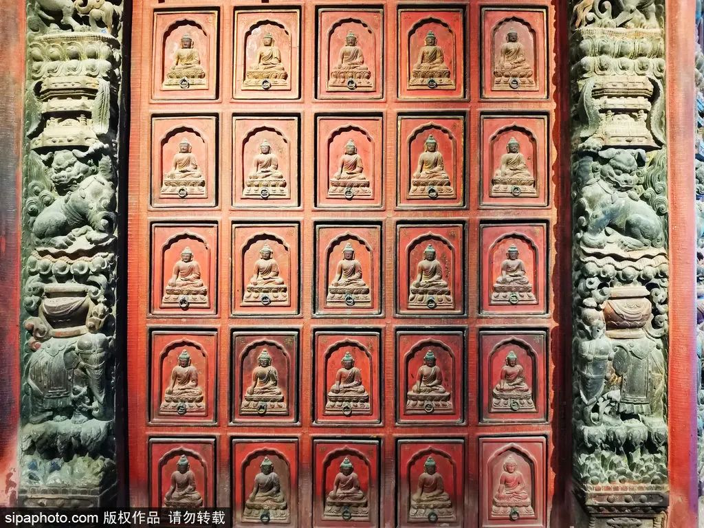 一个地铁站三条线,地铁边的吃喝玩乐