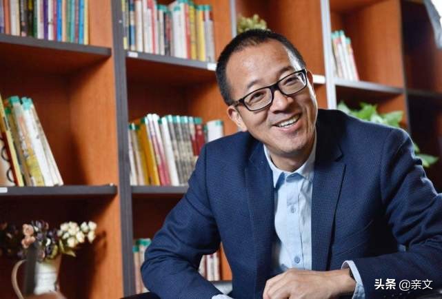 中国最成功的母亲，儿子被北大开除，她帮儿子下海创业成百亿富豪