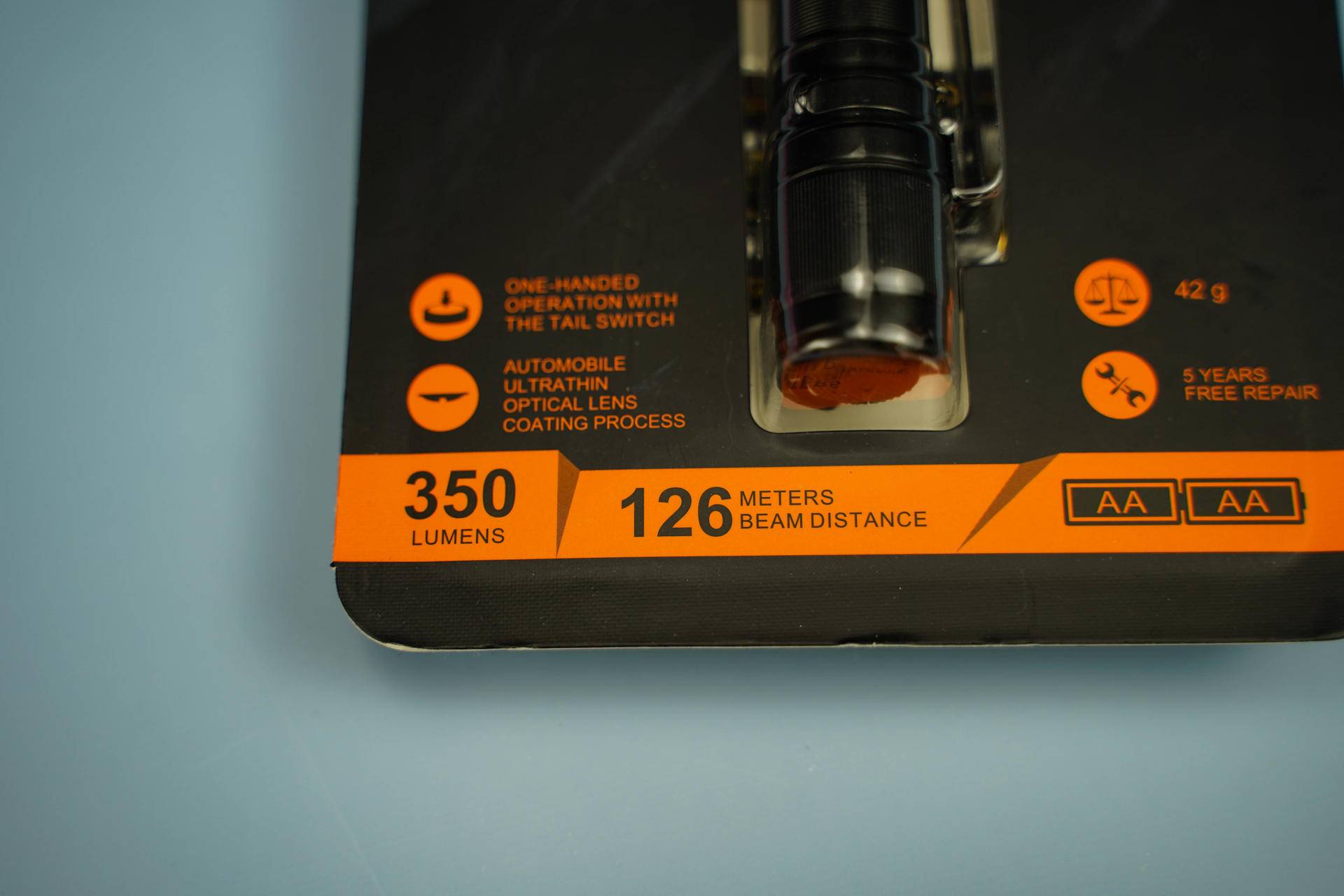 小巧便携，亮度高！体验菲尼克斯E20V2.0便携手电