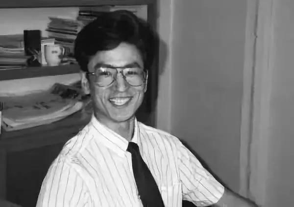 中央电视台名嘴白岩松现状,白岩松被年轻人怼说明什么