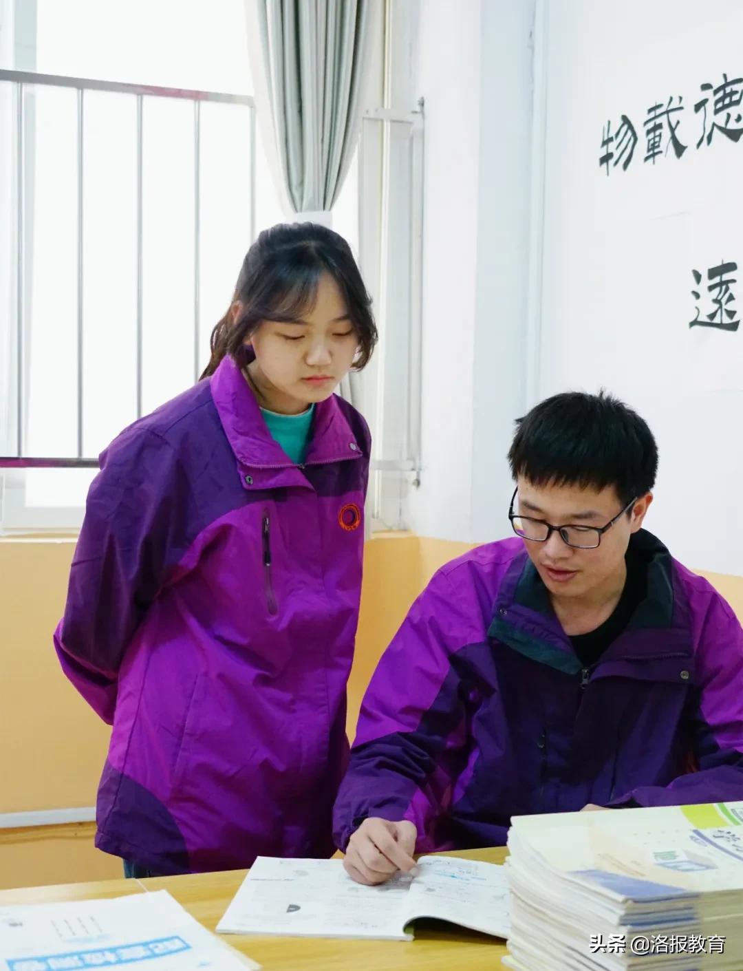 洛阳东方外国语学校高一三班,洛阳东方外国语学校2019届毕业照