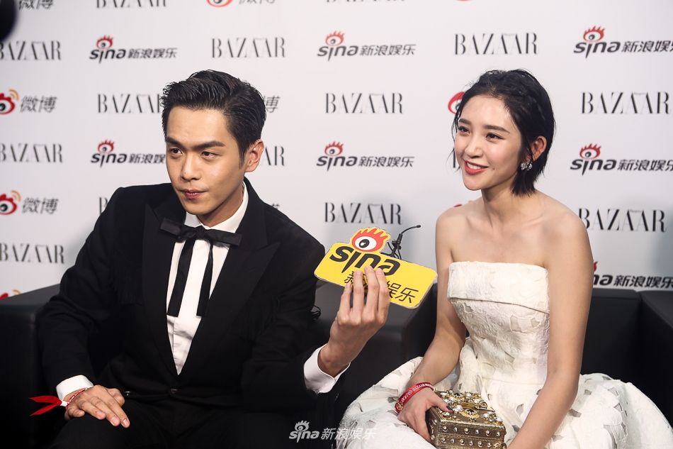 唐艺昕产女医院门口发红包庆祝,小范和唐艺昕视频