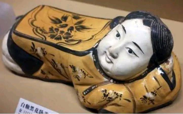 古代人用瓷枕不硌得慌吗,为什么古代人喜欢枕枕头