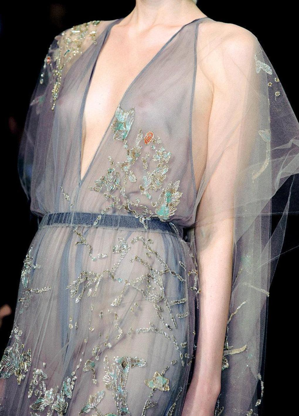 刘亦菲走红毯穿的礼服 (刘亦菲结婚了吗2017)