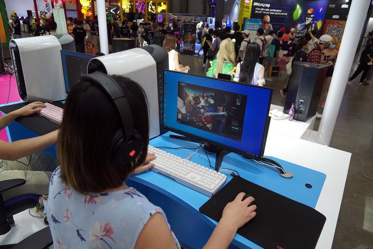 CJ现场直击SG小姐姐都赞不绝口的CherryMX游戏外设