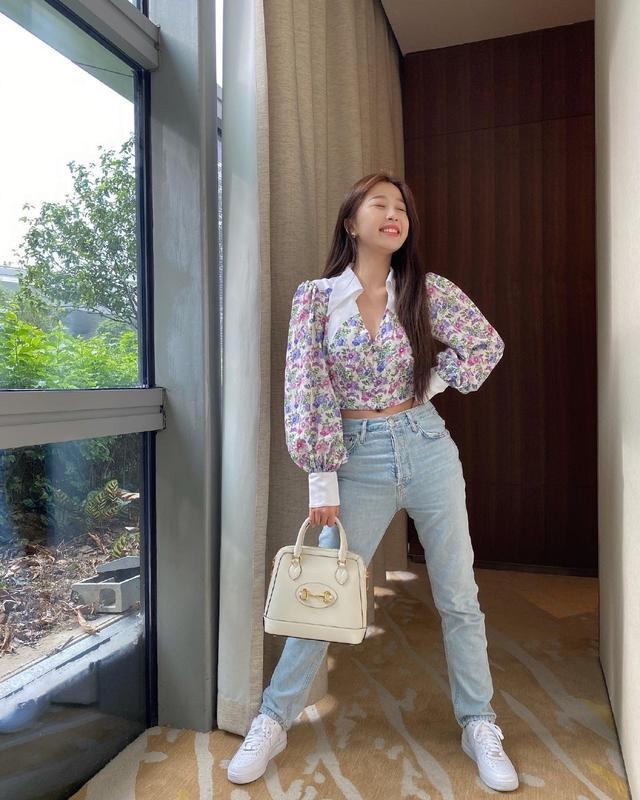 虞书欣购物接受免单,虞书欣逛商店免单