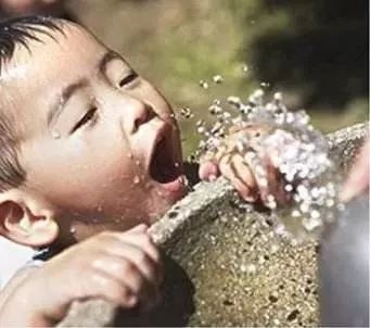 70后和80后喜欢的饮料,70后80后90后会吃些什么东西