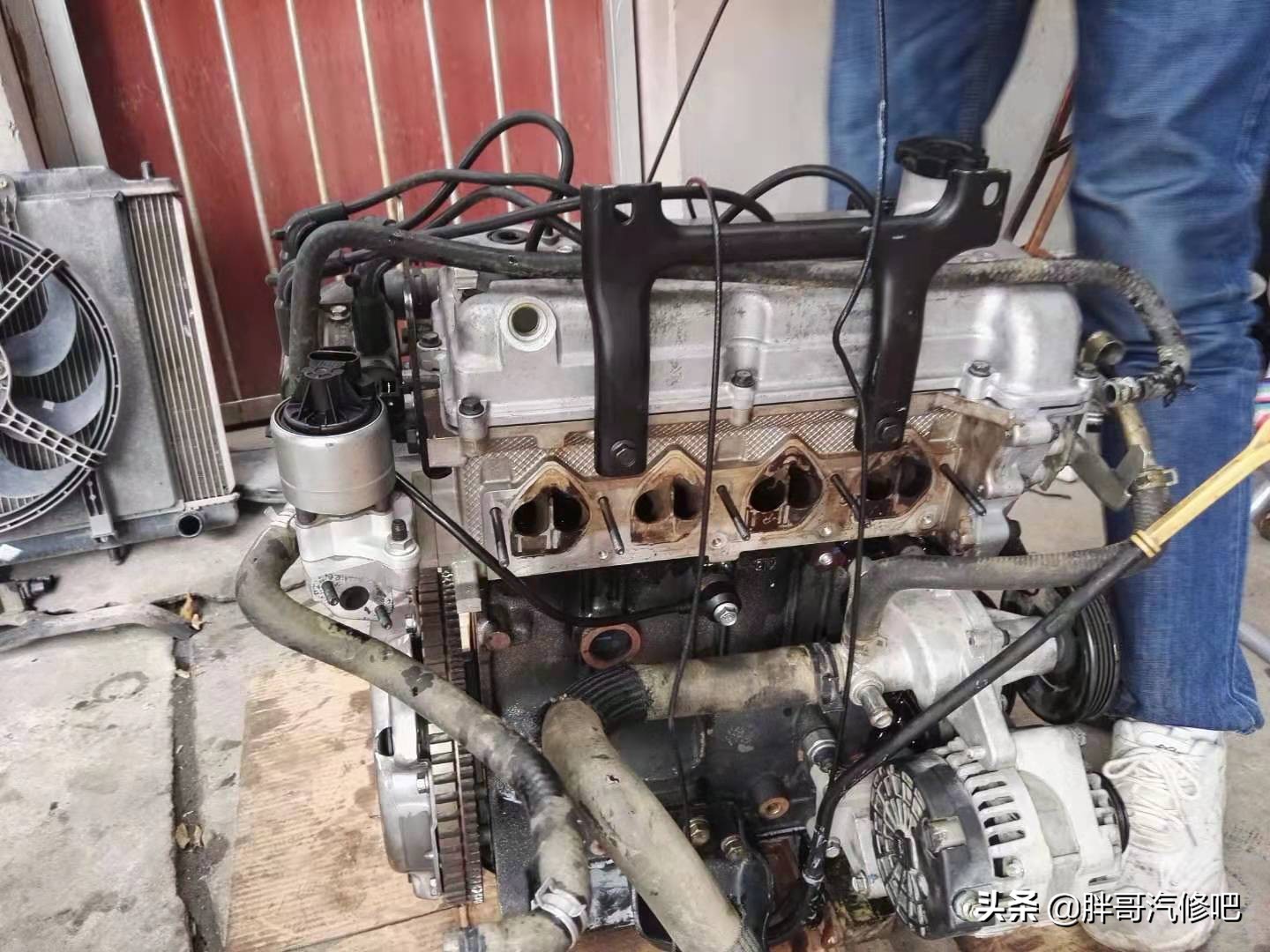 五菱宏光1.2机油少咋回事啊,五菱宏光1.2发动机机油孔在哪里