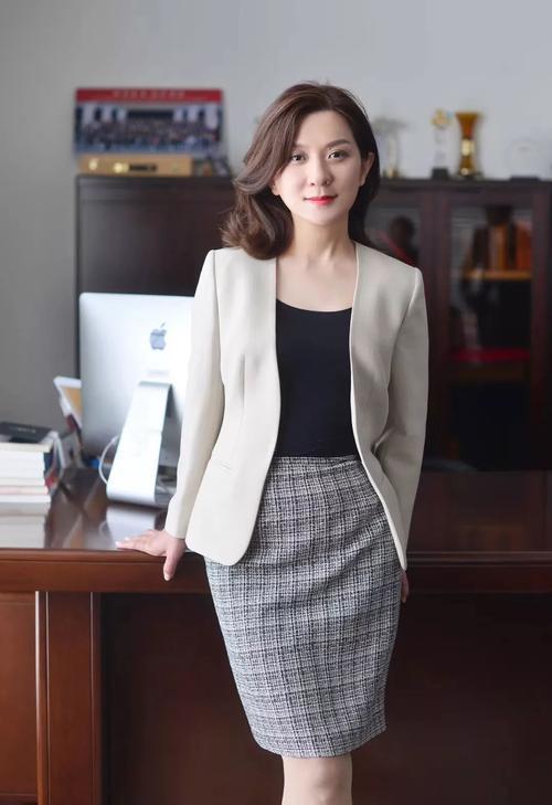 山东这俩富二代,都是马云学生,他爸曾是聊城首富,她被称最漂亮