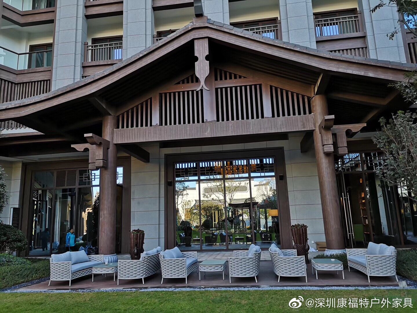 “四季看花花不老,一江春月是昆明”康福特户外家具滇“西游记”