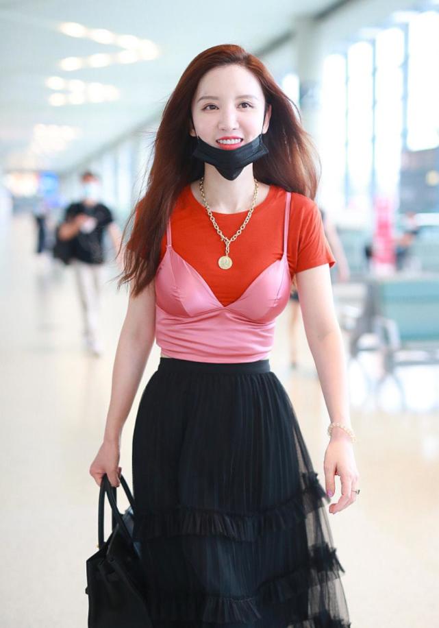 t恤穿起来不好看,穿t恤的5种穿搭技巧