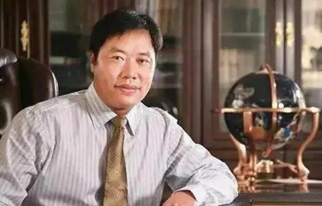 20岁时白手起家,25岁去了天堂,妻子嫁给了司机,公司归了大舅哥