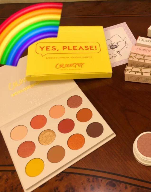 平价里面也有精品，倩碧腮红上脸很减龄，香缇卡粉饼哑光不拔干