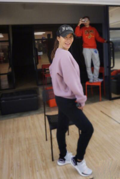 李玟跟曾志伟视频,香港女歌手李玟最新消息