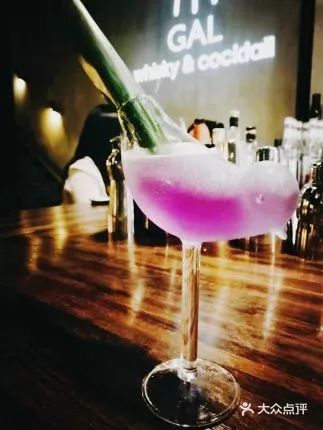 寻一处幽静角落,巷子里的小酒馆好惬意