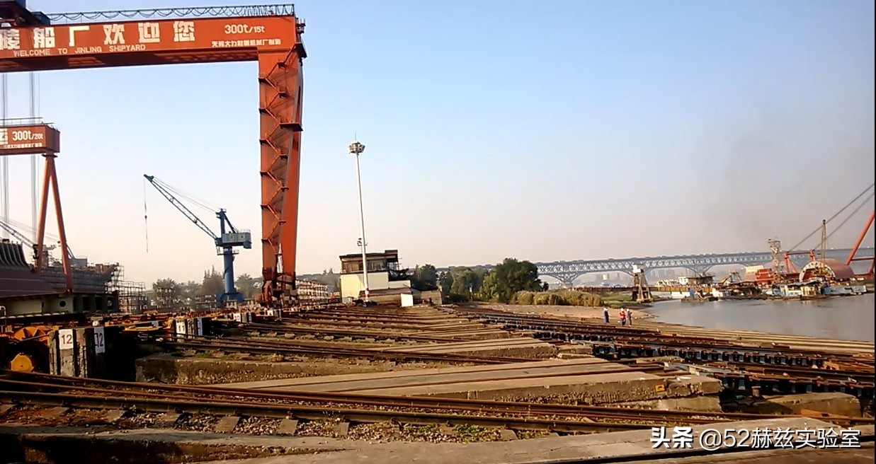 新造的大船怎么下水,刚造好的船是怎么下水的