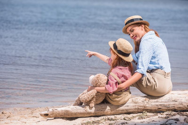 父母和女孩子怎么沟通,如何解决女儿跟父母矛盾