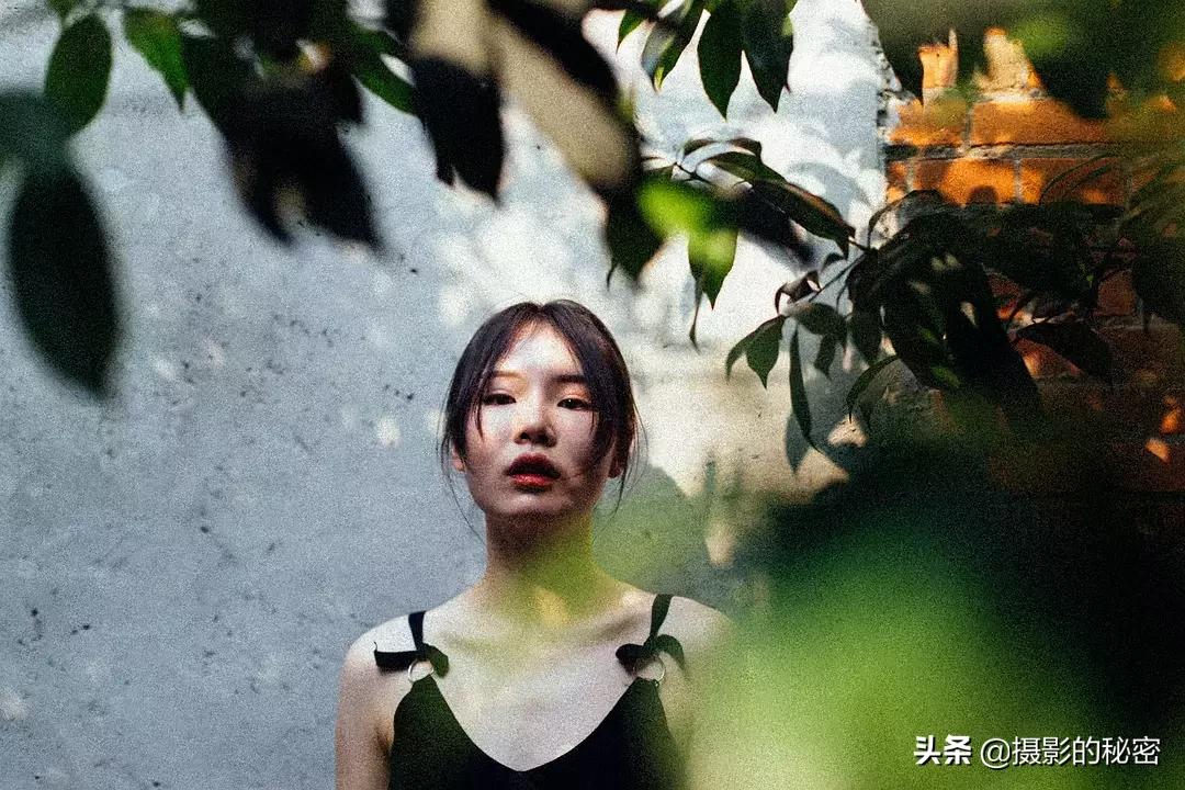 手把手教你拍照表情不自然,四招教你轻松学会拍照精髓