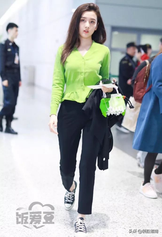 宋祖儿现在穿什么衣服好看,宋祖儿同款衣服怎么穿