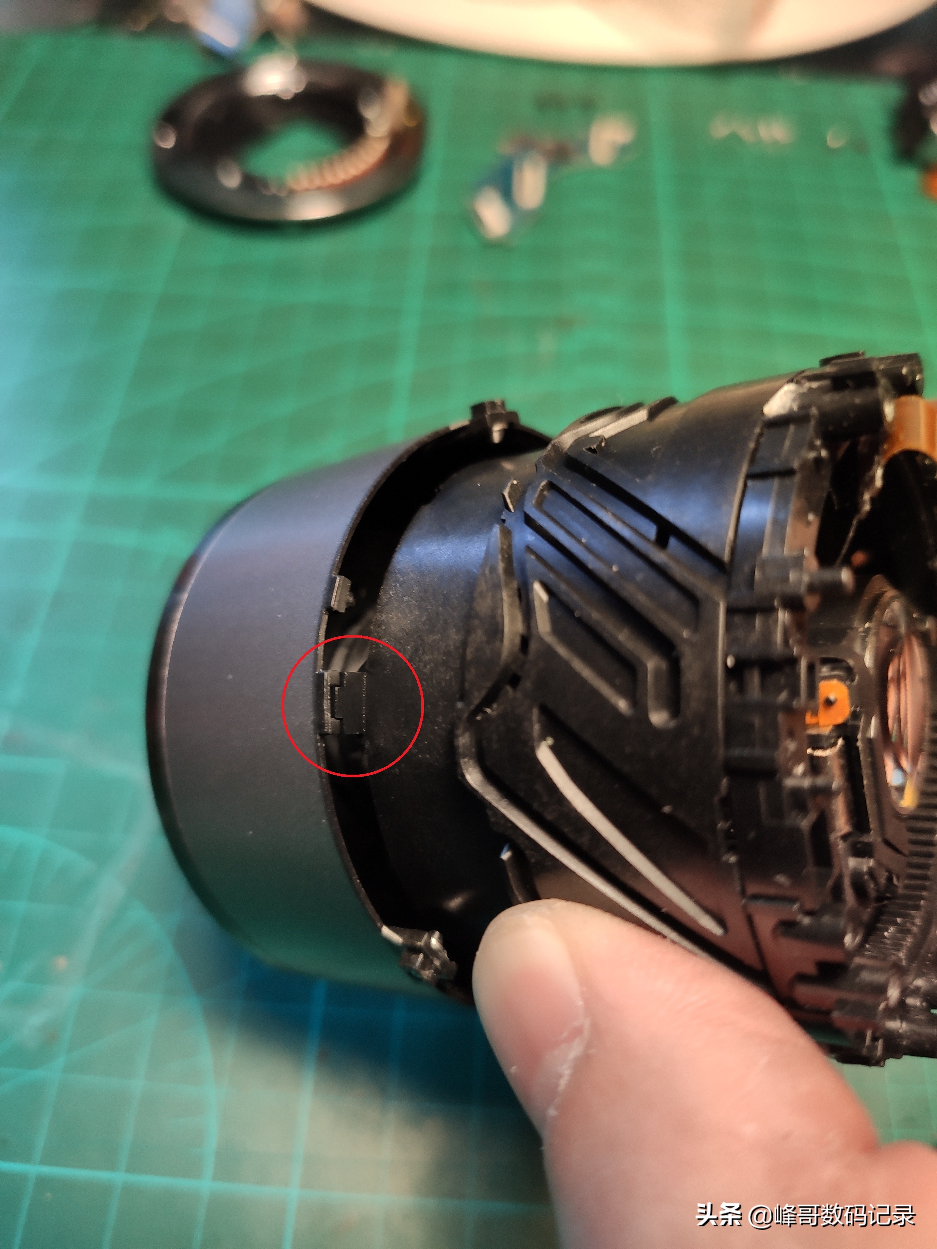 索尼16-50镜头前镜片拆卸,sony16-50镜头拆解图片